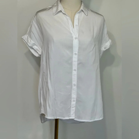 BEACHLUNCHLOUNGE White Short Sleeve Button Up Blouse Size Small - Picture 3 of 8